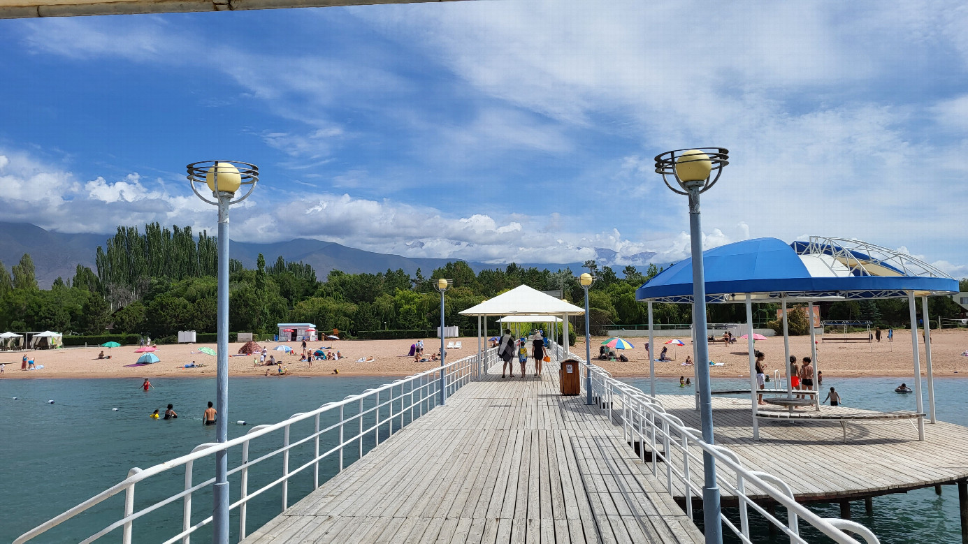 пляж в пансионате "Витязь" / Beach in the boarding house "Vityaz"