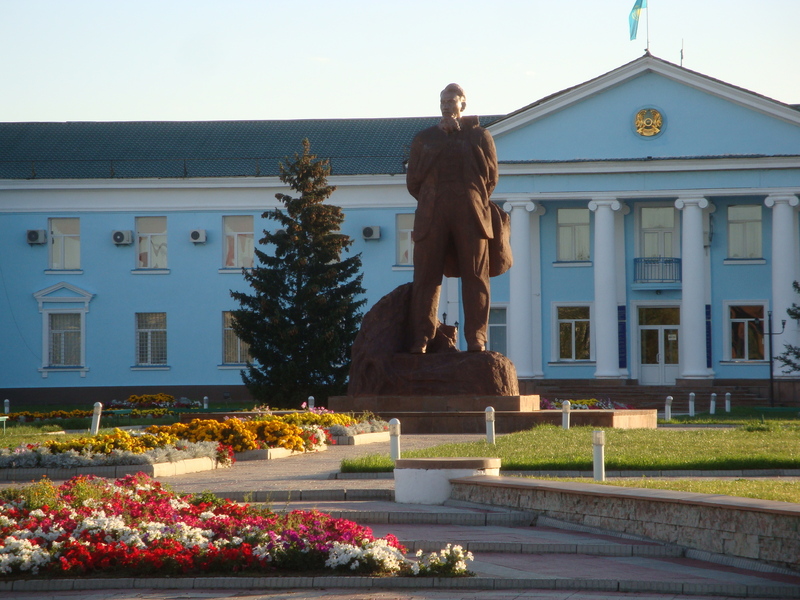 Памятник Курчатову И. В. / I. V. Kurchatov monument
