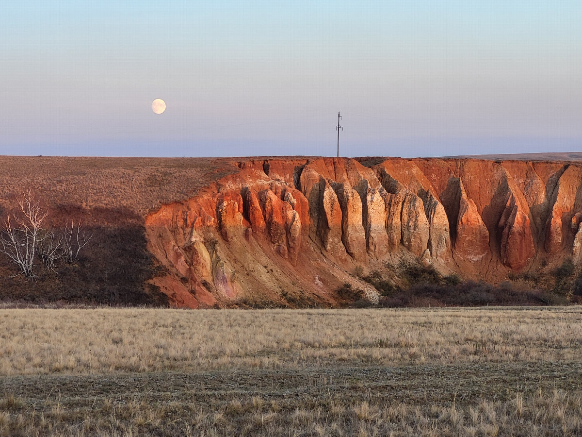 Moonrise near Beloyarka village / луна поднимается у села Белоярка 