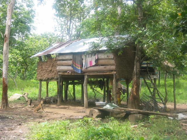 A house about 100 m from the Confluence