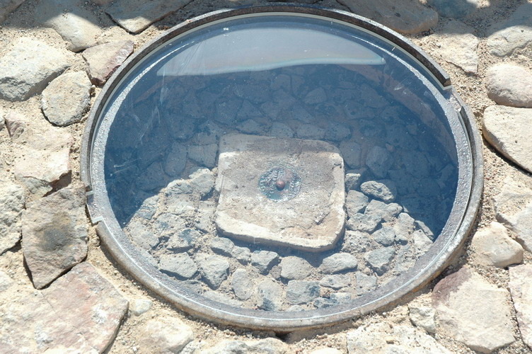 Under the cover. Monument opening (from Internet) / Под крышкой. Открытие памятника (из Интернета)