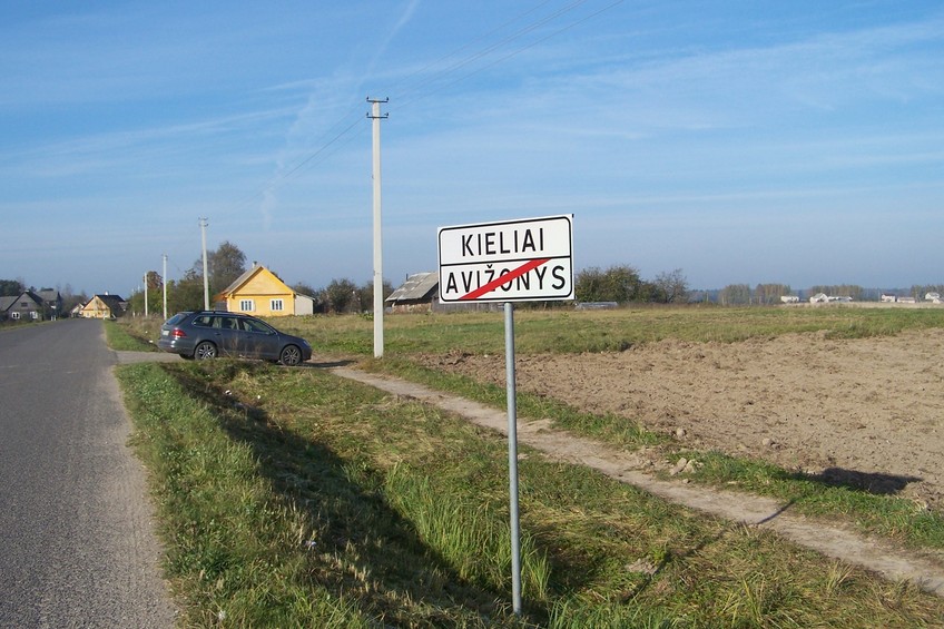 The borderline between Avižonys and Kieliai