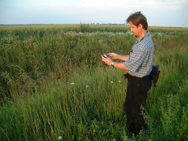 Mark Pautz marking the confluence of N56 E024.