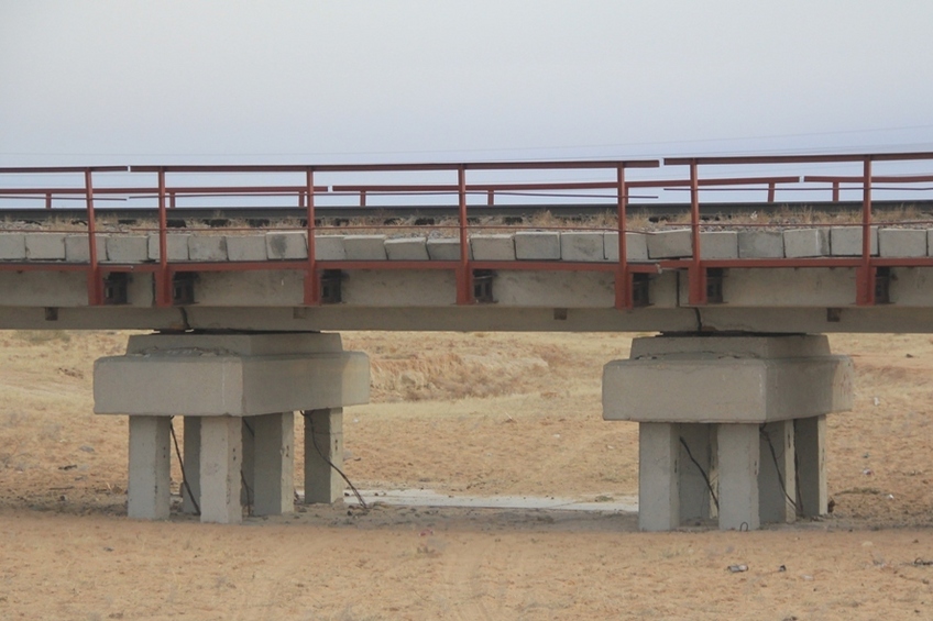 Railway bridge (for shortest route from the north)