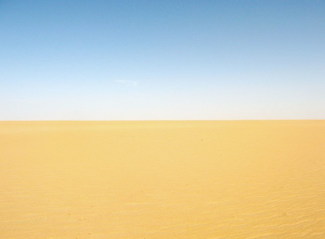 General view: wind, sand and sky