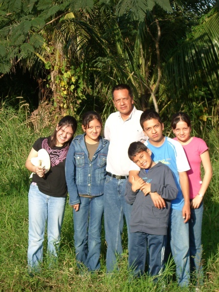 Stephanie, Paola, Jose-Luis, Pablo, Ricardo and Valeria