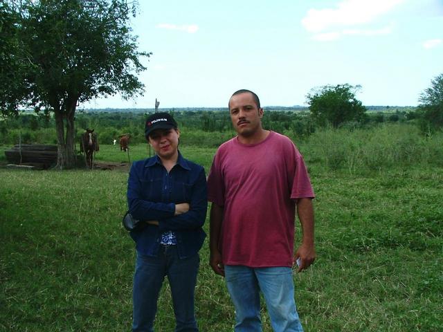 Tony con Paco Rigalet y al fondo al oeste el entorno