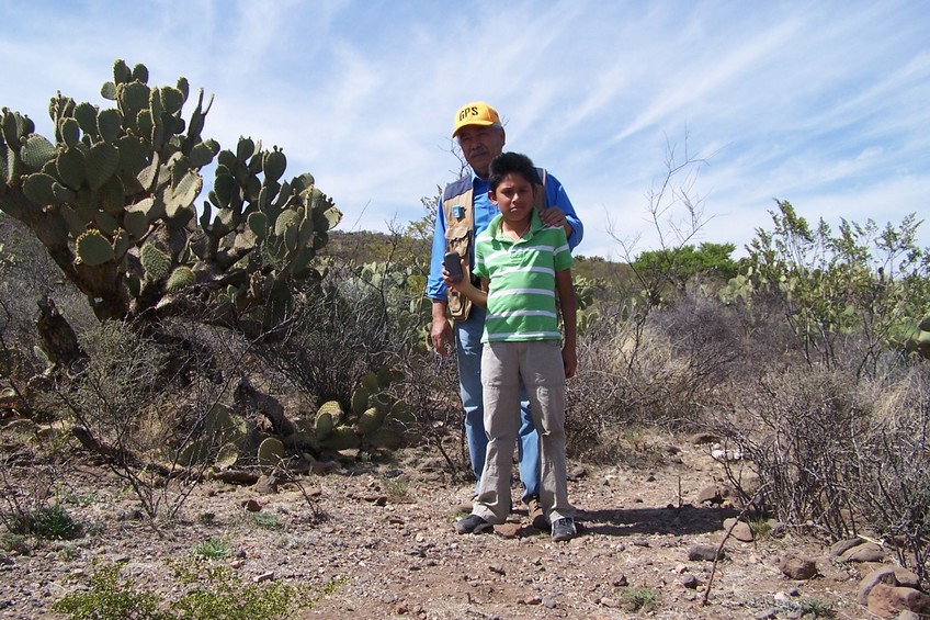 Con mi nieto Ian. With my grandson Ian