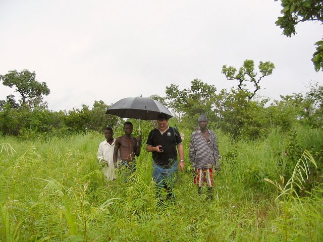 Under an umbrella to the Confluence