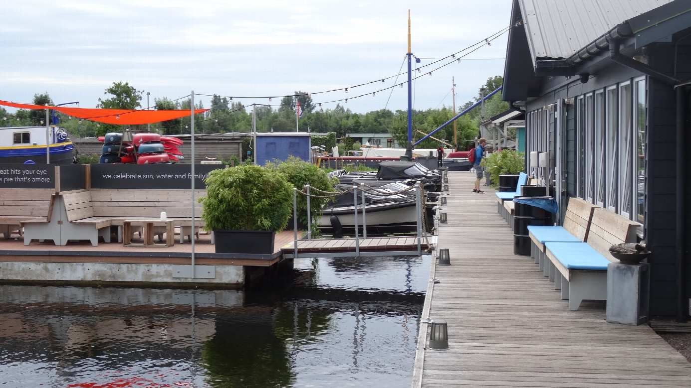 #09 break at the Boathouse Vinkeveen, 25 km north