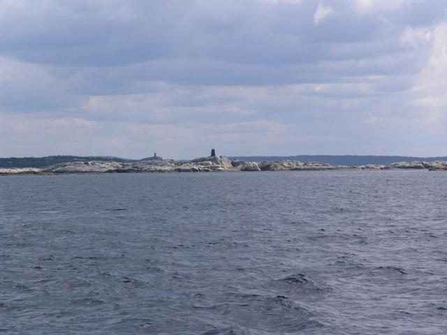 View south-east, the cairns are on Skoggrunnen and Herføl