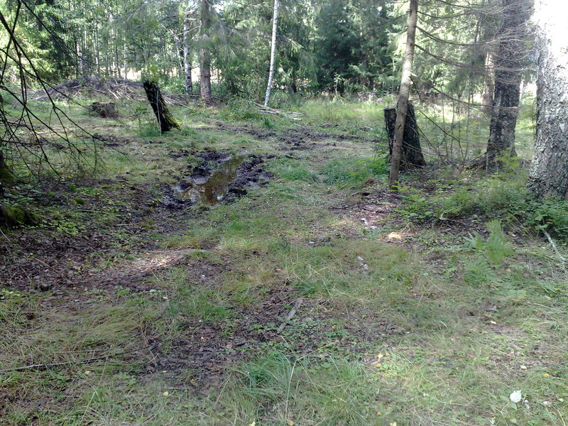 Tractor path ending near the confluence