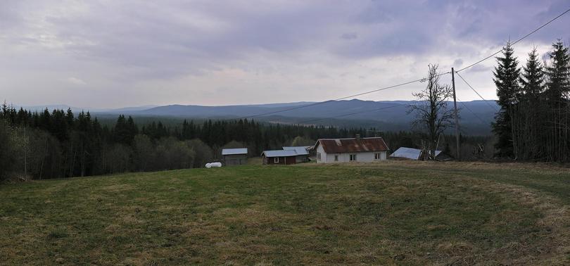 Gråberget farm with the confluence area in the background