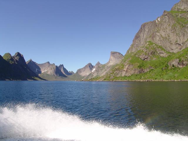 on the way into Kjerkfjorden