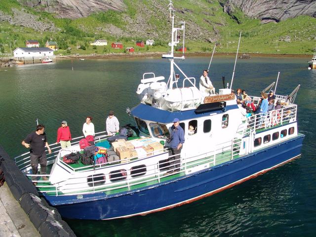 'Fjordskyss', the fjordboat on Reinefjorden