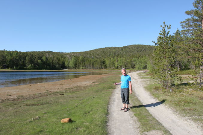 Ulrich on the path leading towards the confluence