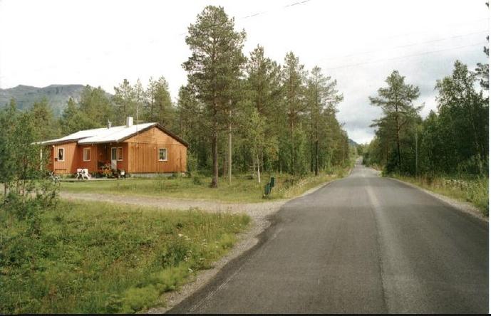 The closest lived-in house - about 1 km west of the confluence