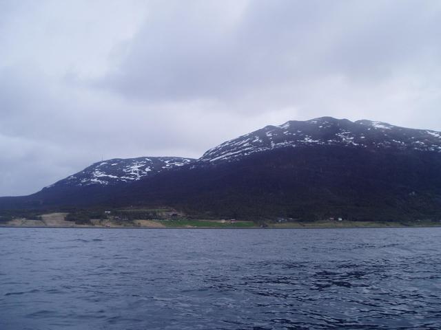 View east towards Storeng and the E6, from where pictures on first visit were taken.