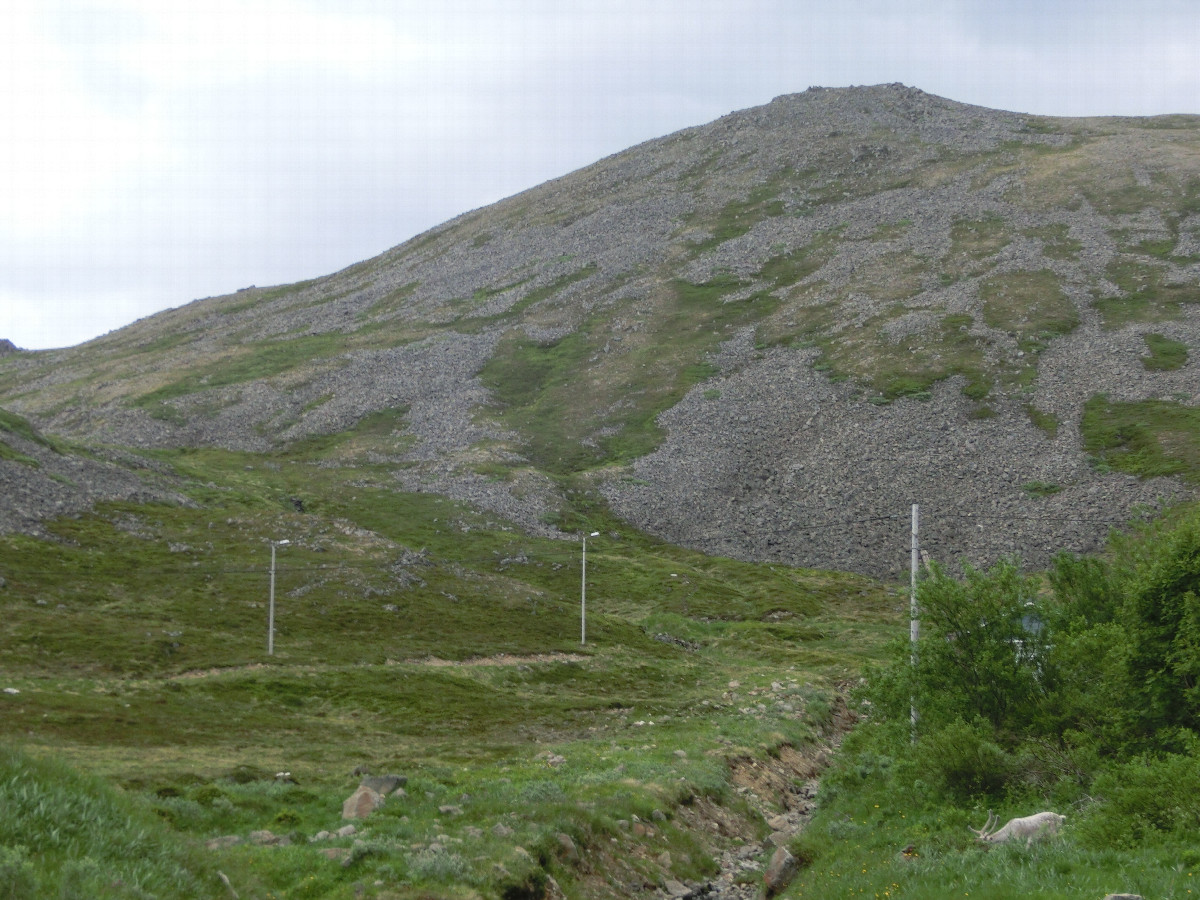 860 m to N71E26