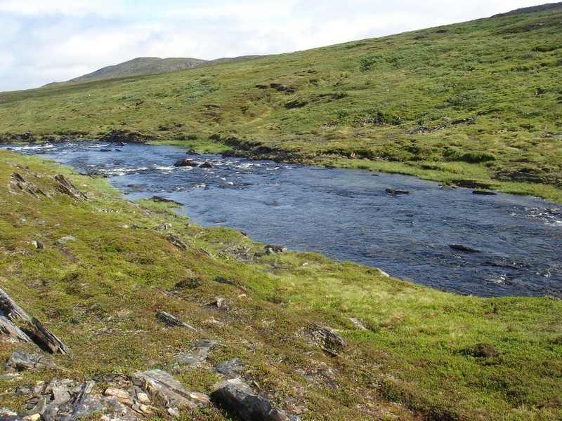 Salmon River Sandelva / Lachsfluss Sandelva ca. 20-30 Meter breit.