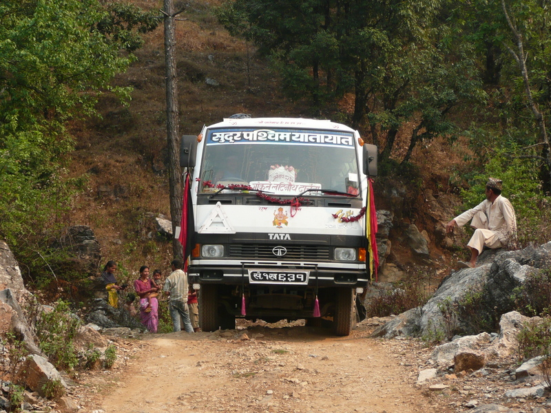 A stop on the bus ride to Darchula