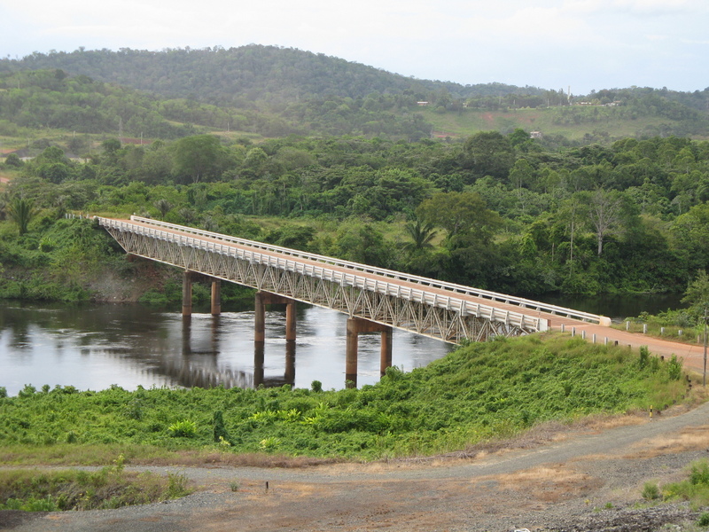 bridge used in the construction of the dam over the Siuriname river 