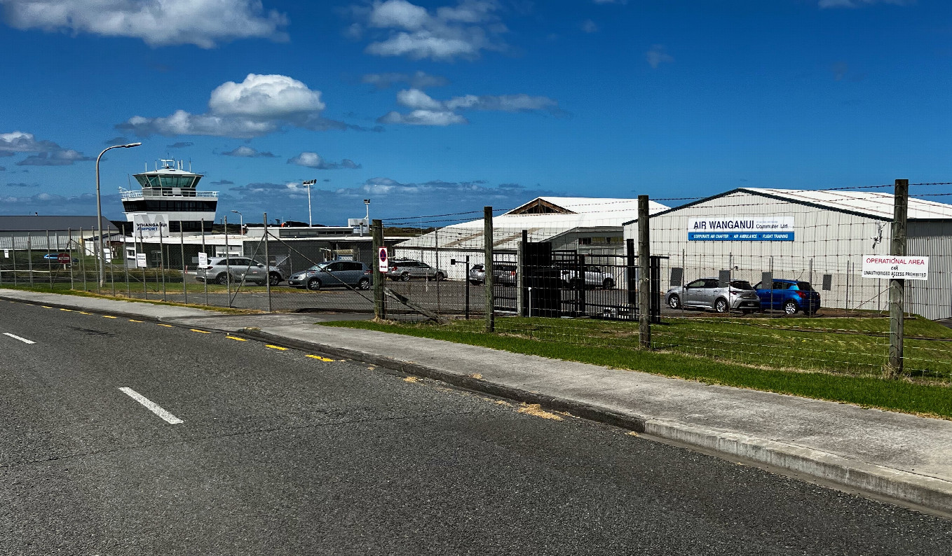 W(h)anganui Airport, just behind the beach