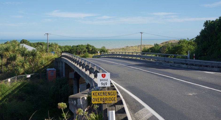 Looking south from the turnoff at Kekerengu Bridge, 1 km east of the point