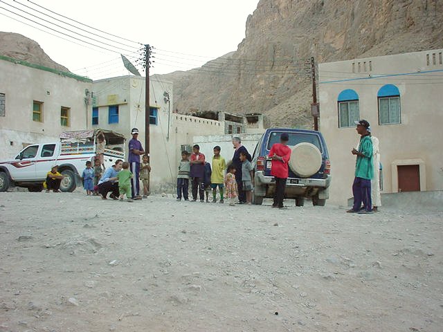 The closest we could get to the Confluence. The central square of Wādiy al-`Arabiyyīn.