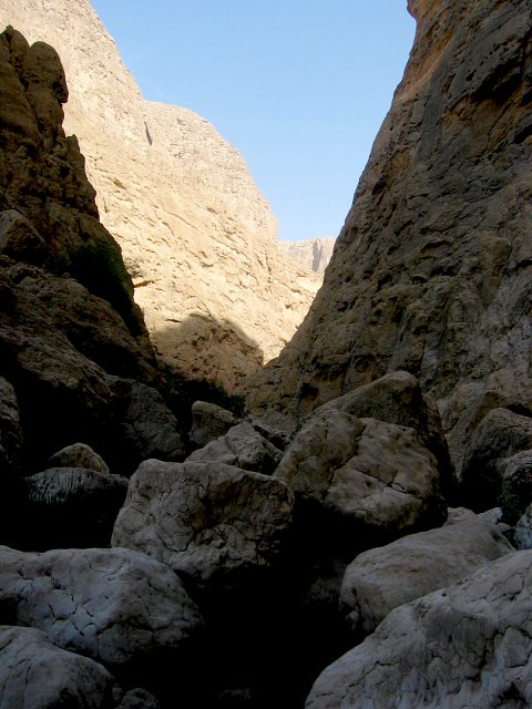 2.18 km to go, big rocks form a labyrinth