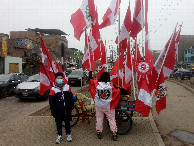 #8: Venta de banderas en la confluencia. Flags vendors at CP