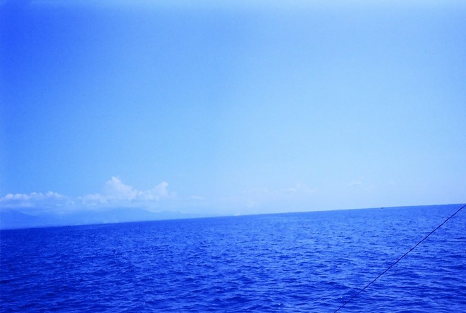 A view to the south from 11N 123E, Negros on left.