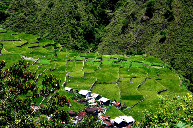 Closer look of Barangay Bay-yo showing steep grades on opposite side