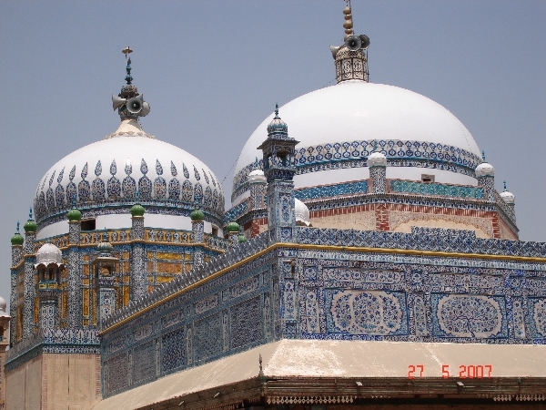 Khawaja Ghulam Farid tomb at Kot Mithan