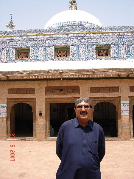 Mr Kasim in front of Kawaja Ghulam Farid tomb