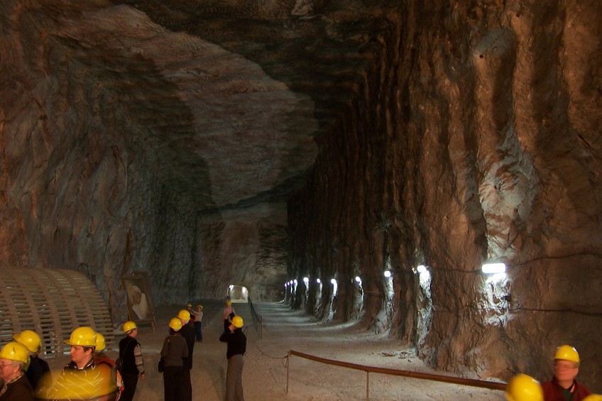 Kłodawa Salt Mine - a cavern 600 m below the ground surface