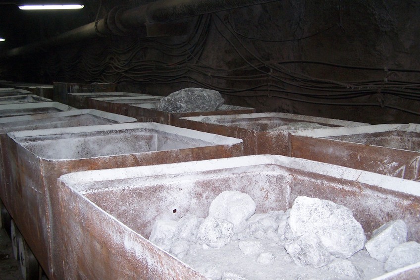 Kłodawa Salt Mine - minecarts with rock salt lumps