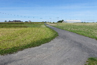 #8: Widok ze skrzyżowania z drogą dojazdową do gospodarstwa / view to access road