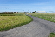 #8: Widok ze skrzyżowania z drogą dojazdową do gospodarstwa / view to access road