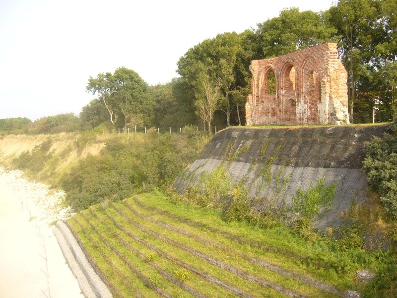 Ruins of church in Trzęsacz - Ruiny kościoła w Trzęsaczu