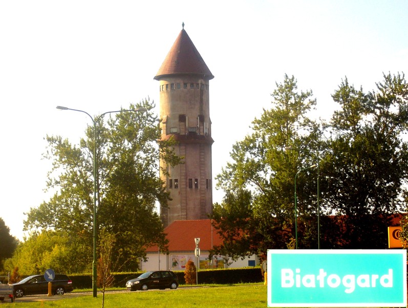 Road roundabout and water tower in Białogard - Rondo i wieża ciśnień