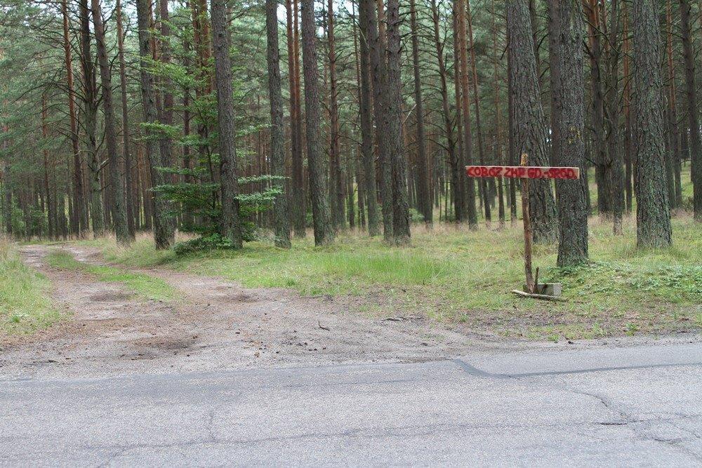Signpost to the scout camp - Drogowskaz do obozu harcerskiego