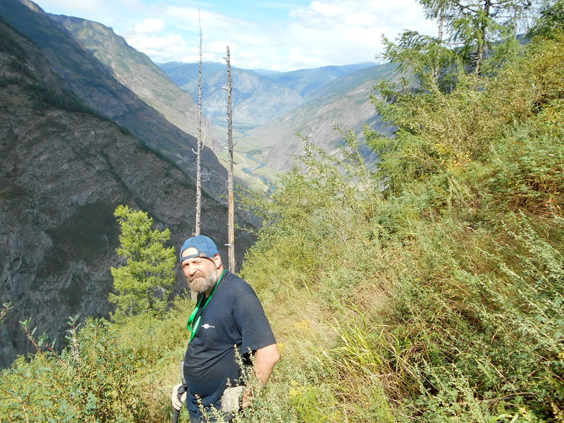  At the 1070 masl, Chulyshman valley at the distance / На высоте 1070 м, вдали долина Чулышмана