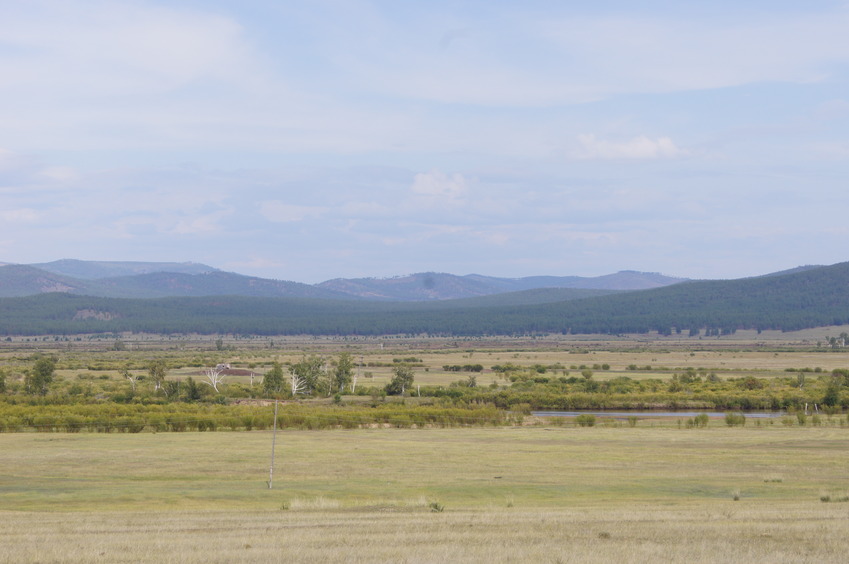 Вид в сторону пересечения с дороги Кижинга–Хоринск (13.5 км) / View towards the confluence (13.5 km) from Kizhinga–Khorinsk road