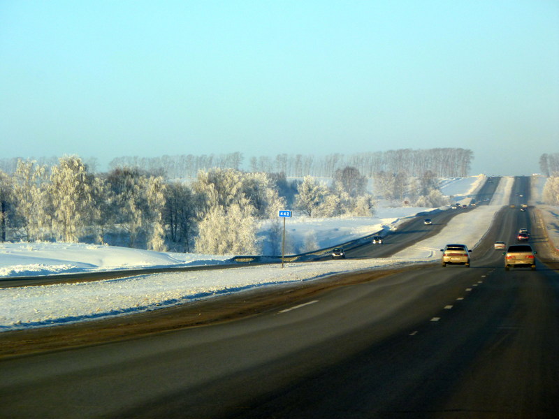Serene frosty morning over M5 route/Ясное морозное утро над трассой М5