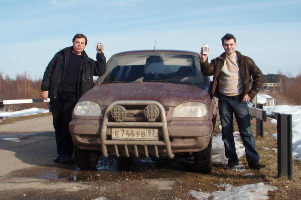 Anatoly Terentiev and Anar Polunov on Sara-river bridge