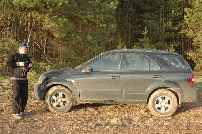 Max and his confluent vehicle at the edge