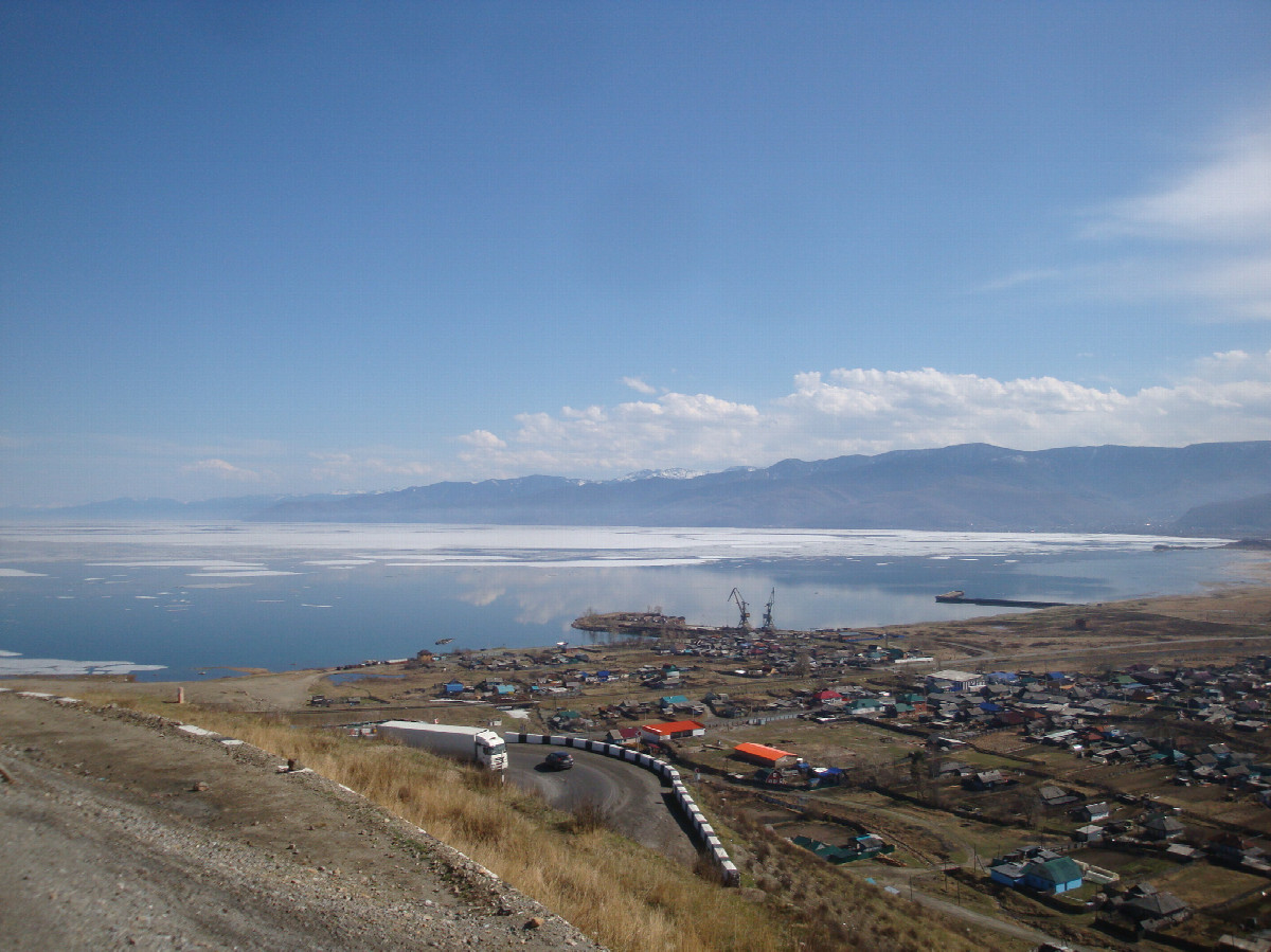 Вид на "священное" озеро в Култуке / Lake view in Kultuk