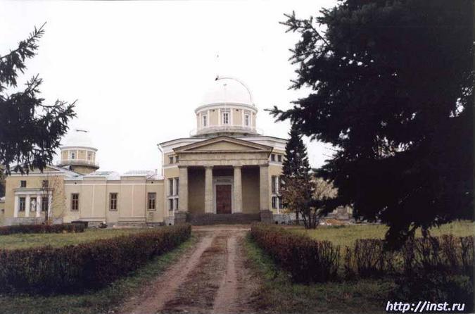 Central (main) cupola. In it the main bench-mark is found. Центральный купол. В нем находится зал с репером.