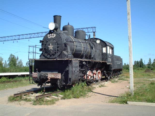 The 3M 721-83 at Petrokrepost' station